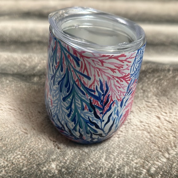 Lilly Pulitzer Stainless Steel Stemless Wine Tumbler with Lid, new without tags - Picture 3 of 7